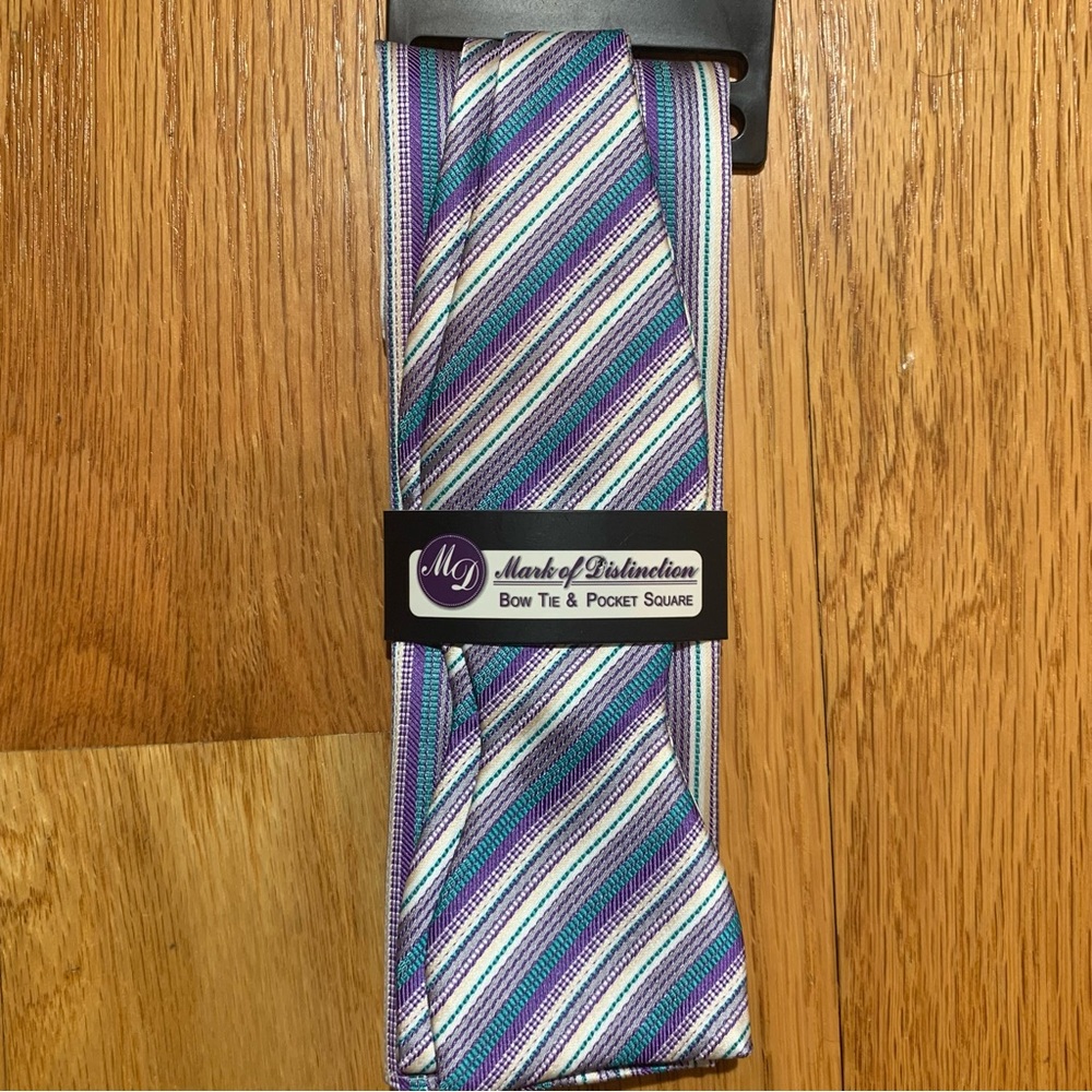Prom - Mark of Distinction Bow tie with matching pocket square